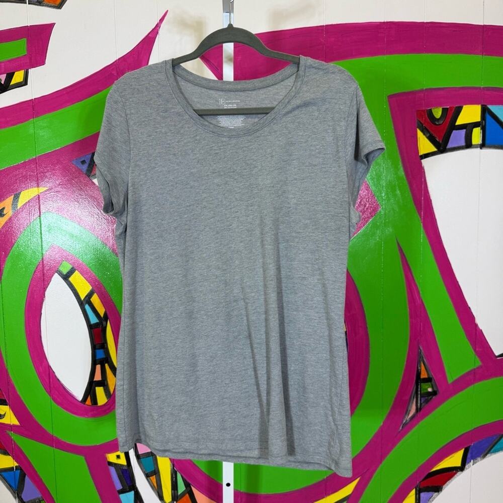 No Boundaries, Gray T-Shirt. Size XXL. In good used condition!